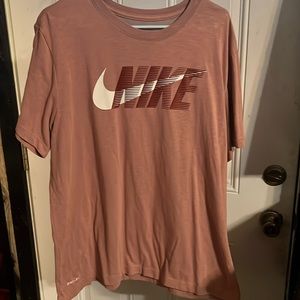 Nike men’s tee